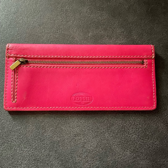 Minimalist pink fossil wallet - Picture 2 of 5